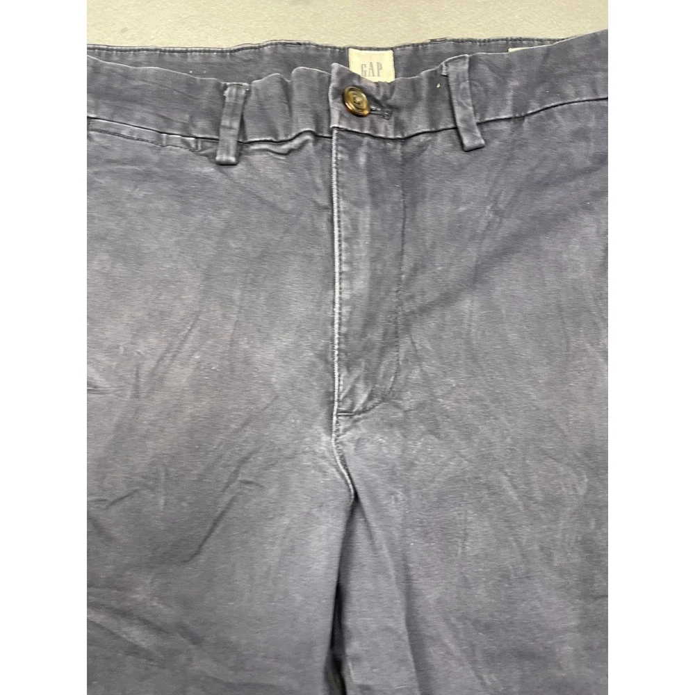 GAP essential khaki